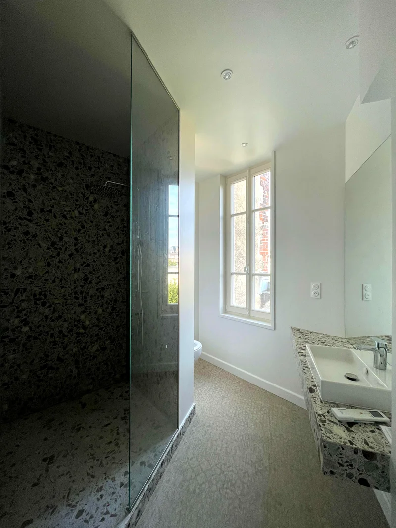 Salle de douche rénovée – projet Accueillir, FAIRE Architecte